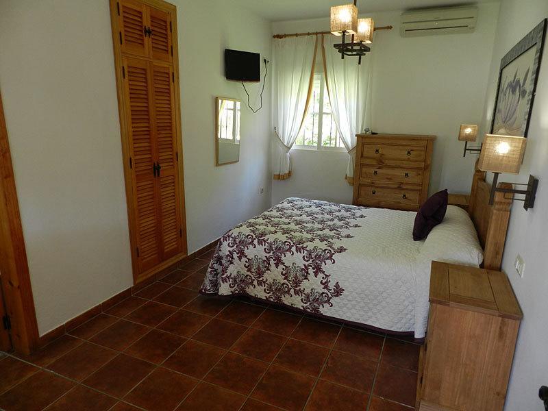 Hostal Las Acacias Лос-Каньос-де-Мека Экстерьер фото